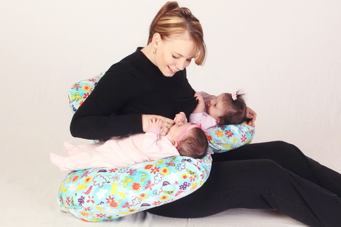 подушка для кормления новорожденных